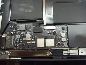 Macbook-screen-repair-in-jaipur